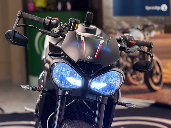 Triumph Speed Triple 1050 11 of 25