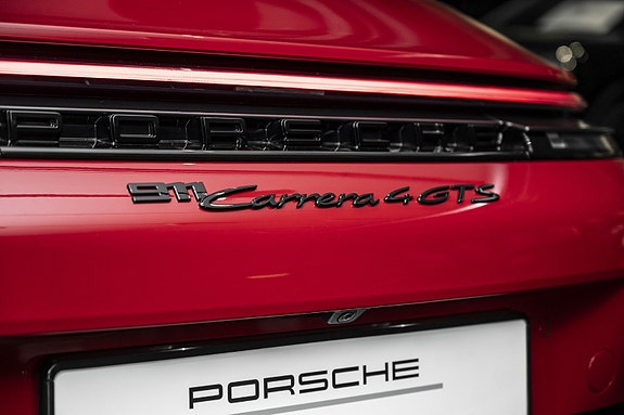 Porsche 911 12 of 30