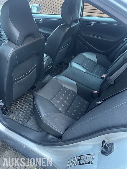 Volvo S60 11 of 13