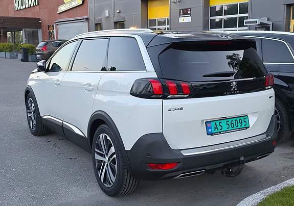 Peugeot 5008 3 of 17
