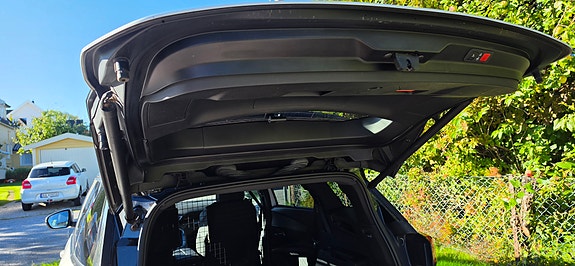 Peugeot 5008 10 of 17
