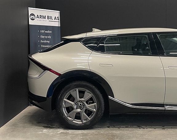 Kia EV6 4 of 30
