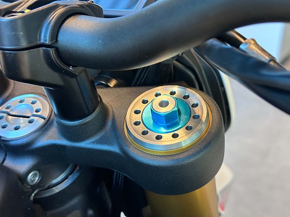 Ducati Hypermotard V2 SP - Kampanje! Få med termignoni slip-on 12 of 16