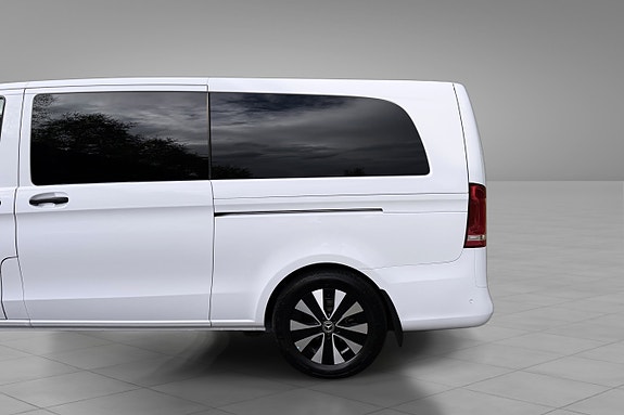 Mercedes-Benz eVito Tourer 6 of 24