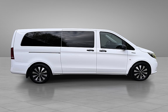 Mercedes-Benz eVito Tourer 10 of 24