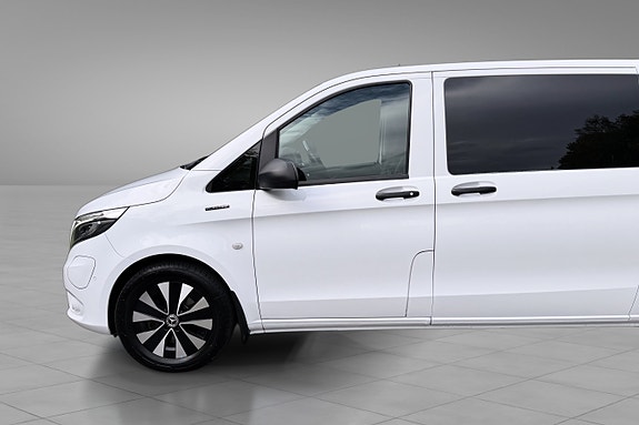 Mercedes-Benz eVito Tourer 5 of 24
