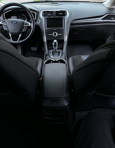 Ford Mondeo 19 of 30