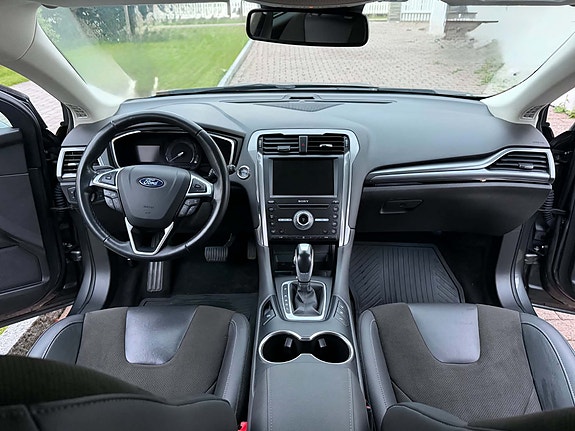 Ford Mondeo 21 of 30