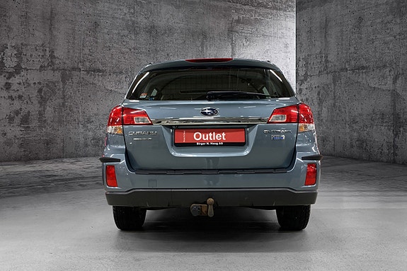 Subaru Outback 3 of 15