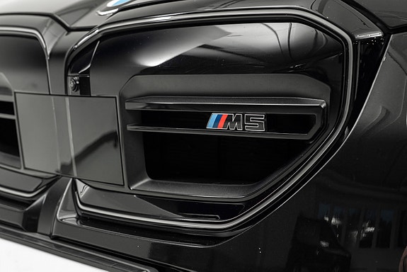 BMW M5 11 of 30