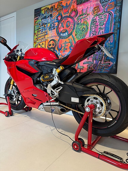 Ducati 1199 Panigale S 2 of 21