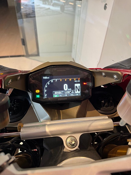 Ducati 1199 Panigale S 13 of 21