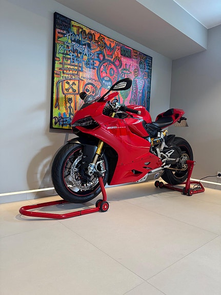 Ducati 1199 Panigale S 3 of 21