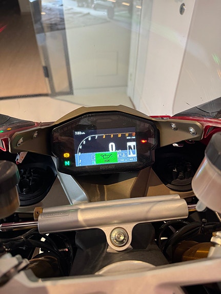 Ducati 1199 Panigale S 14 of 21