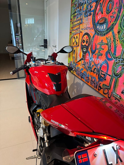 Ducati 1199 Panigale S 6 of 21