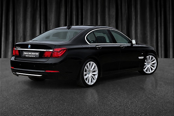 BMW 730d 2 of 28