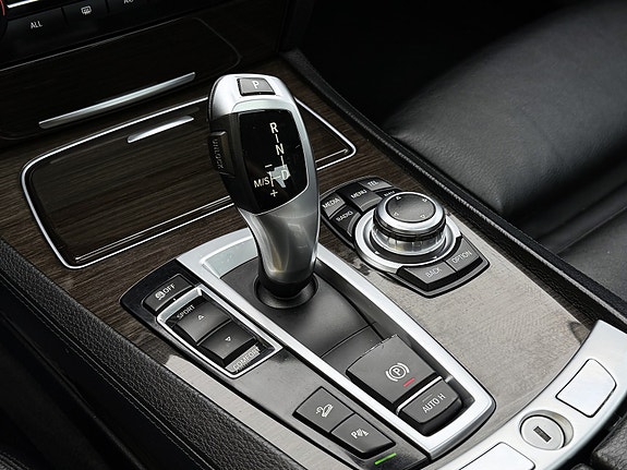 BMW 730d 24 of 28