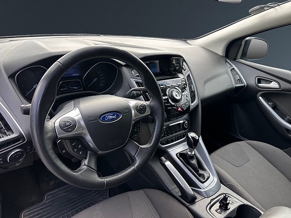 Ford Focus 10 of 27