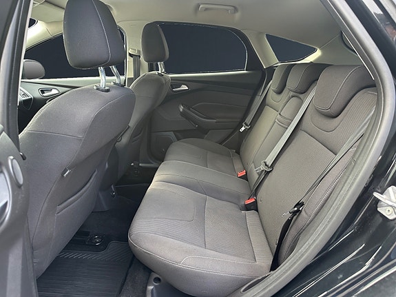 Ford Focus 13 of 27