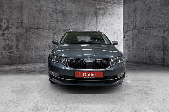 Skoda Octavia 2 of 17