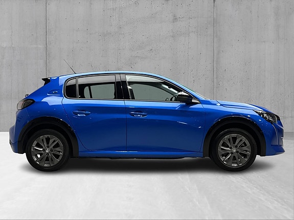Peugeot e-208 3 of 28