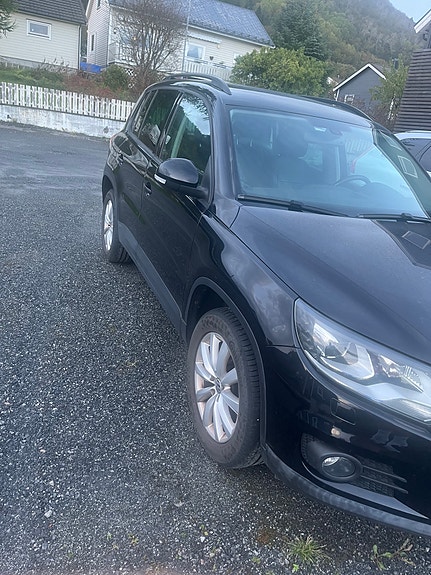 Volkswagen Tiguan 3 of 9