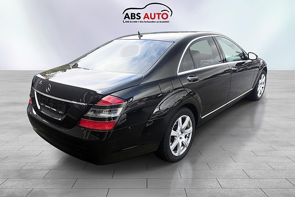 Mercedes-Benz S320 5 of 23