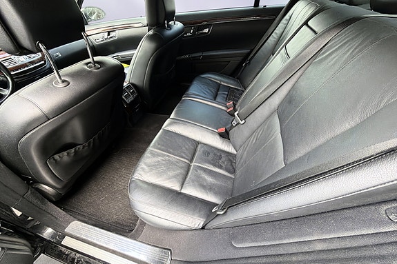Mercedes-Benz S320 12 of 23