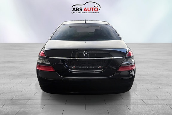 Mercedes-Benz S320 6 of 23