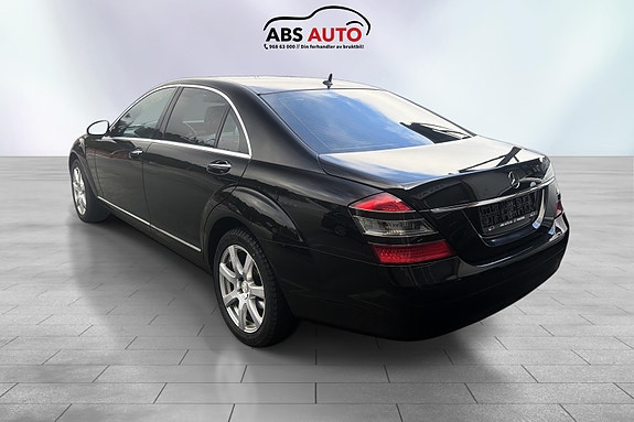 Mercedes-Benz S320 7 of 23
