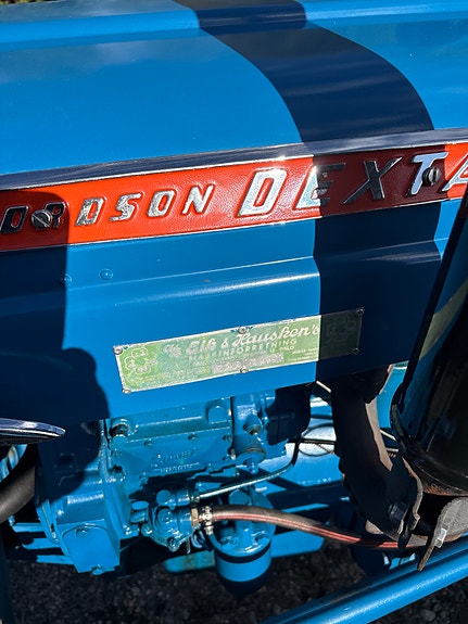 Ford Dexta 7 of 11