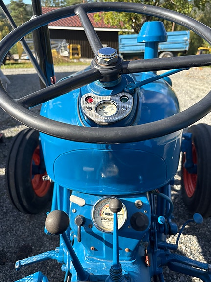 Ford Dexta 10 of 11