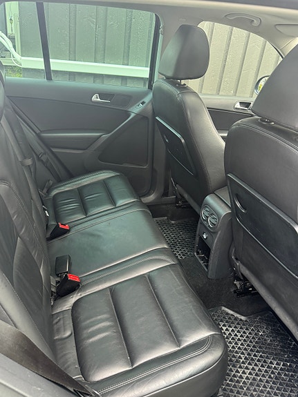 Volkswagen Tiguan 2 of 7