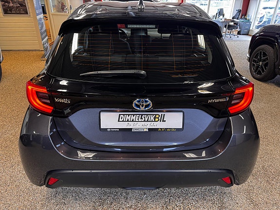 Toyota Yaris 5 of 30