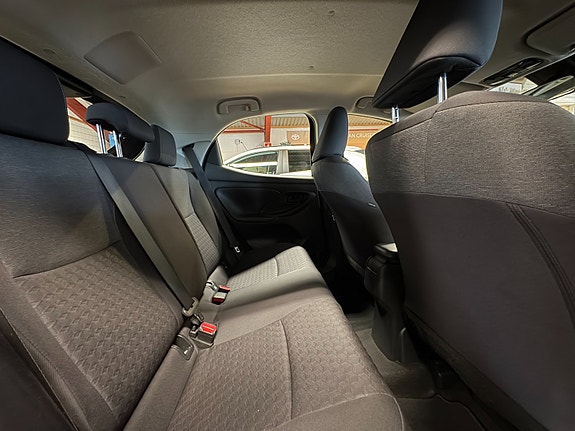 Toyota Yaris 25 of 30