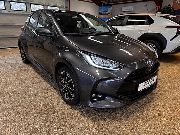 Toyota Yaris 9 of 30
