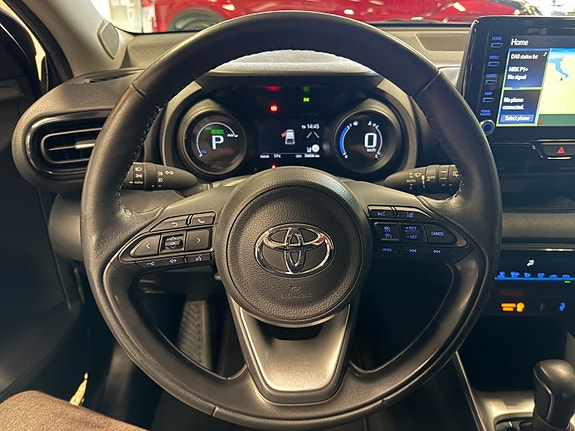 Toyota Yaris 13 of 30