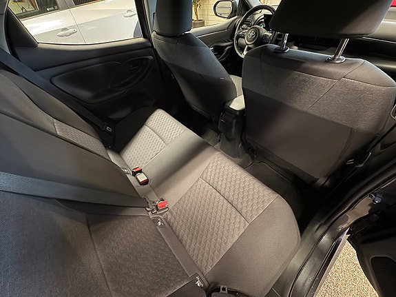 Toyota Yaris 26 of 30