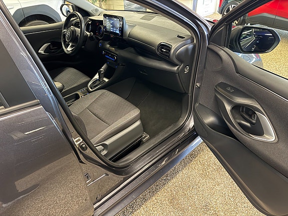 Toyota Yaris 27 of 30