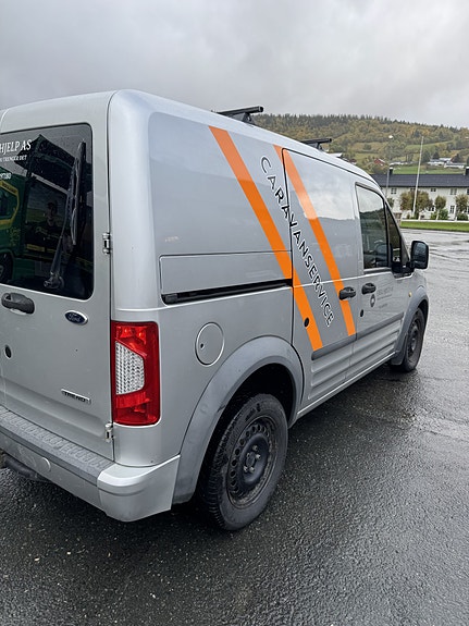 Ford Transit Connect 4 of 9