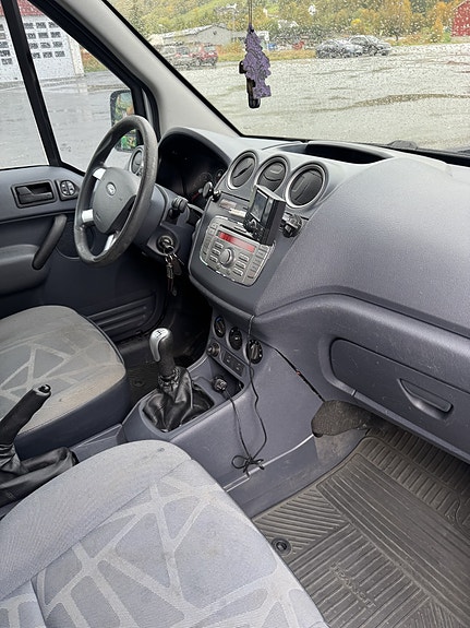 Ford Transit Connect 7 of 9
