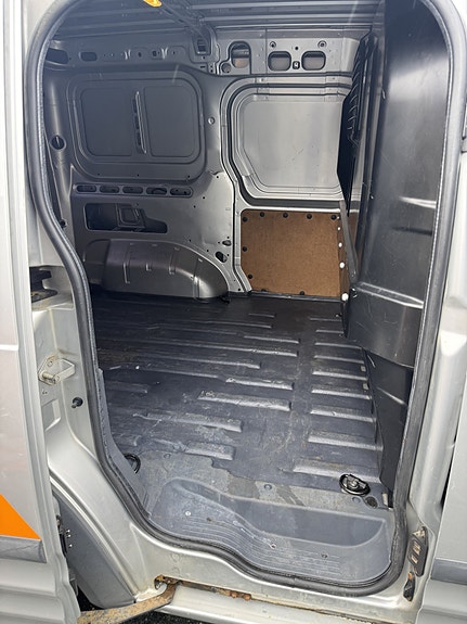 Ford Transit Connect 8 of 9