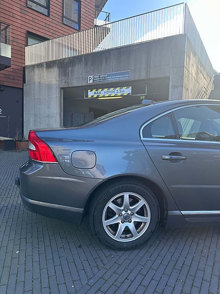 Volvo S80 6 of 11