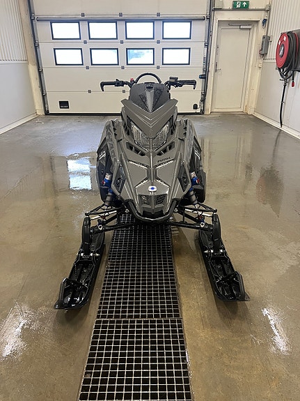 Polaris 9R RMK KHAOS 146, Sjokkpris! 2 of 17
