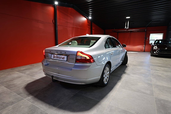 Volvo S80 8 of 30