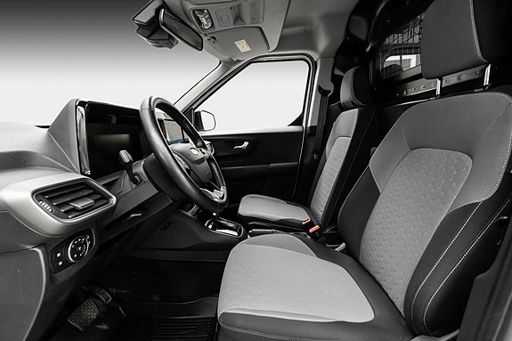 Ford Transit Courier 14 of 26