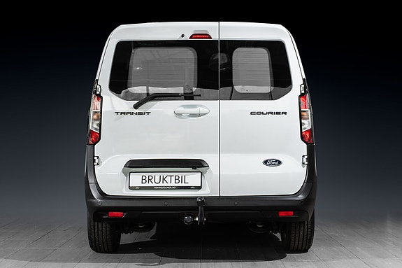 Ford Transit Courier 4 of 26