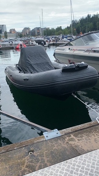 BRIG EAGLE 5 - ALL BLACK - YAMAHA F70 9 of 11