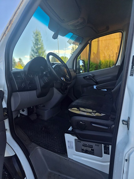 Mercedes-Benz Sprinter 8 of 18