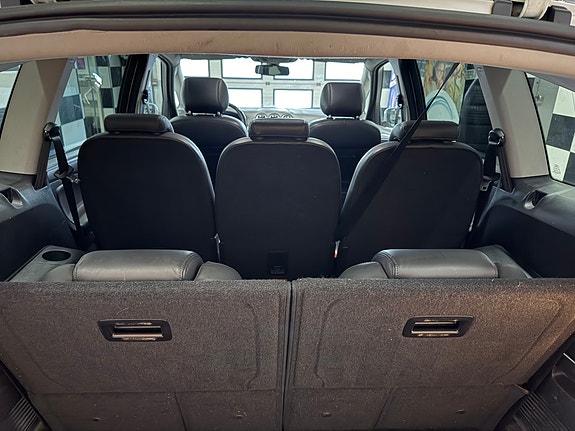 Ford S-MAX 14 of 30